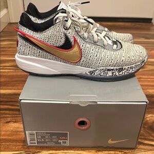 Nike Men’s LeBron XX 20’s - White and Gold, 10